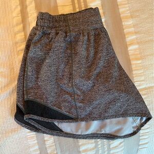 lululemon hottie hot 4” shorts